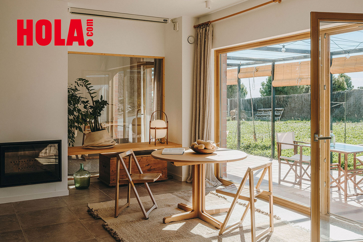revista hola casa pedrezuela menjador logo